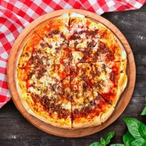 pizza bolognesa